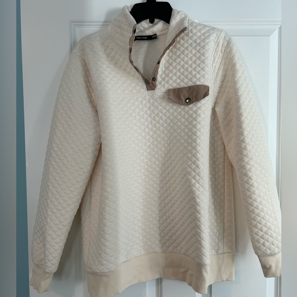 Cream and tan pullover size S, oversized